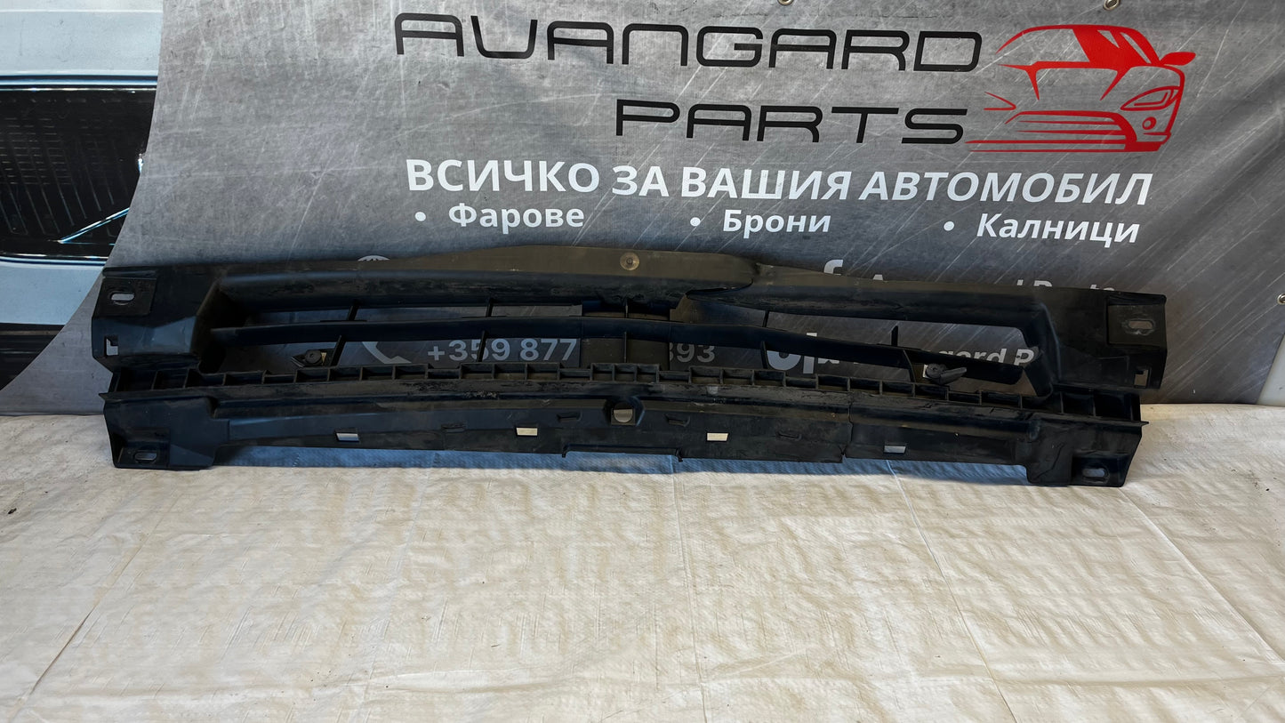 Renault Traffic 2 радиаторна решетка