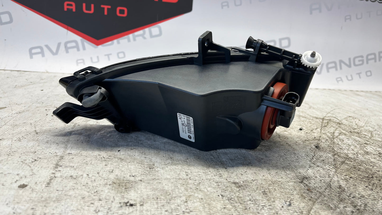 Volkswagen Golf 7 десен халоген