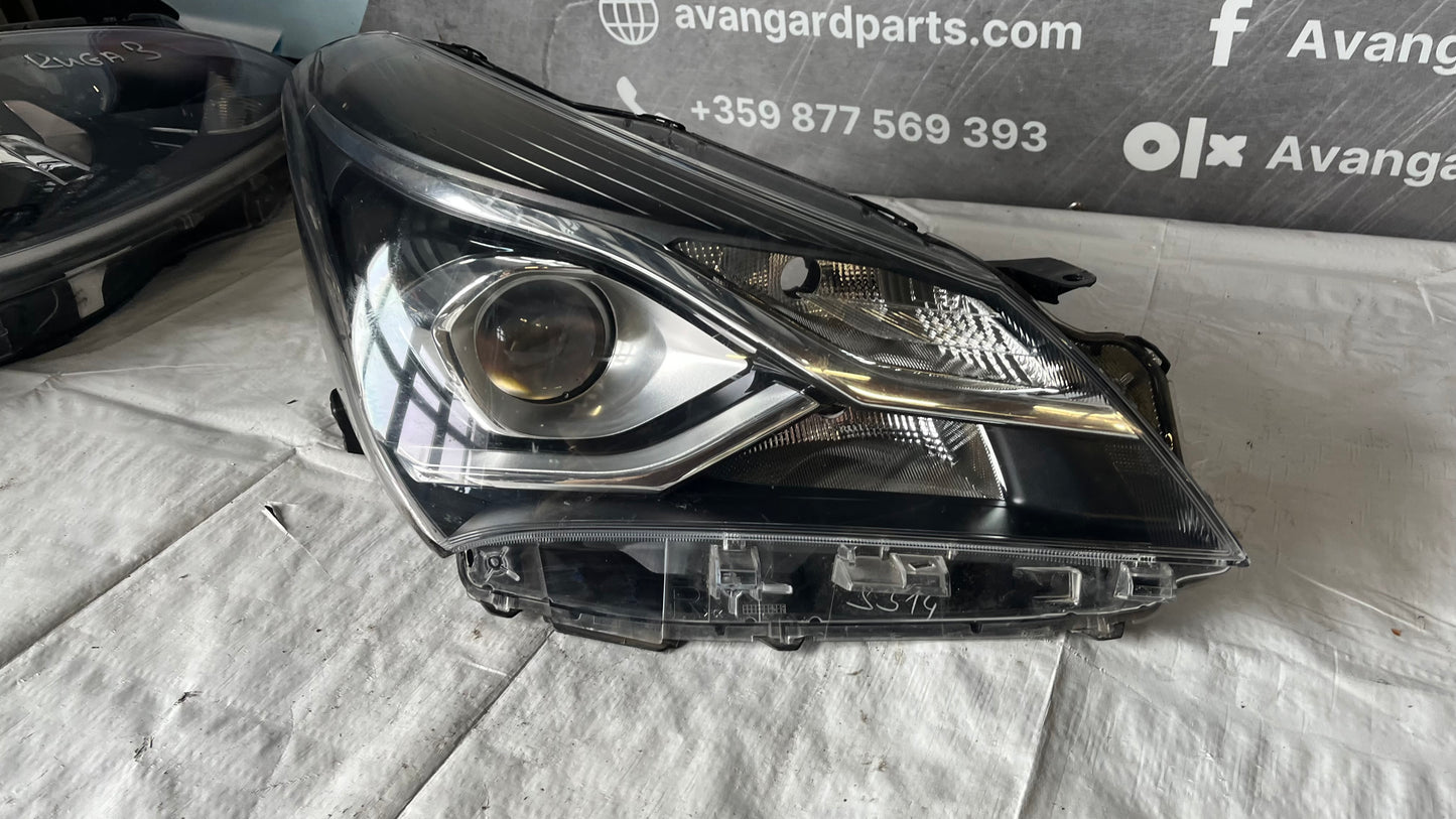 Десен фар Toyota Yaris 3 2017-