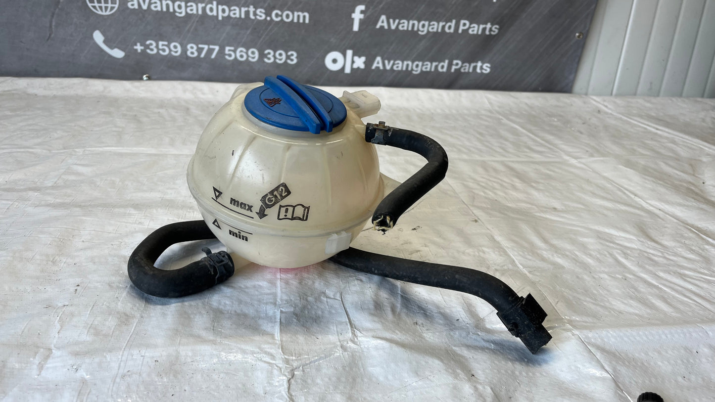 Skoda Rapid казанче антифриз