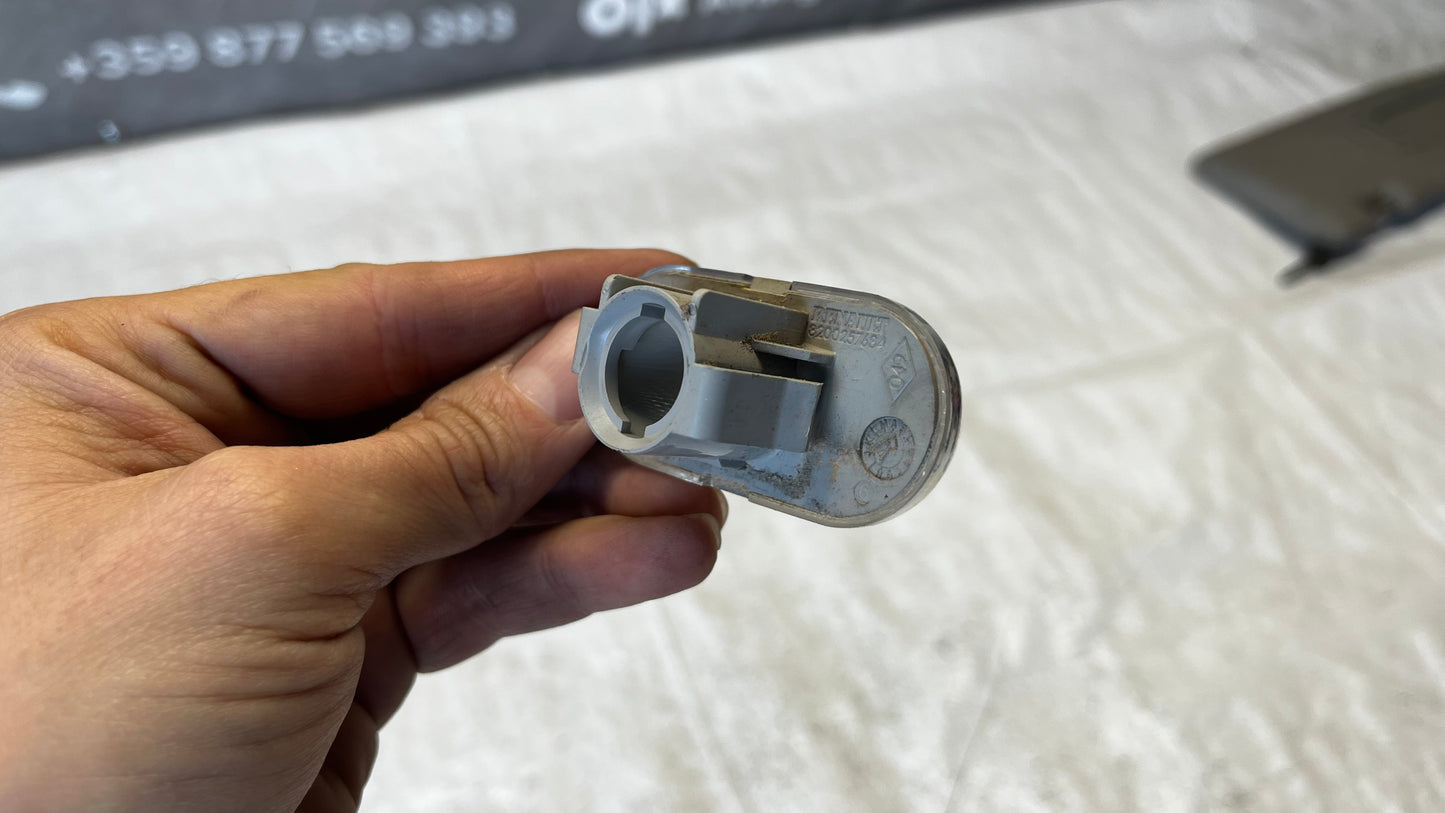 Dacia Logan страничен мигач