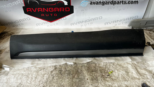 Range Rover Evoque лайстна предна дясна врата