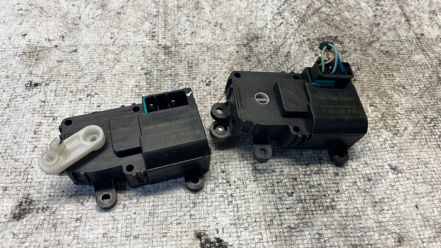 Chevrolet Captiva 06- 2 броя моторче за клапа парно