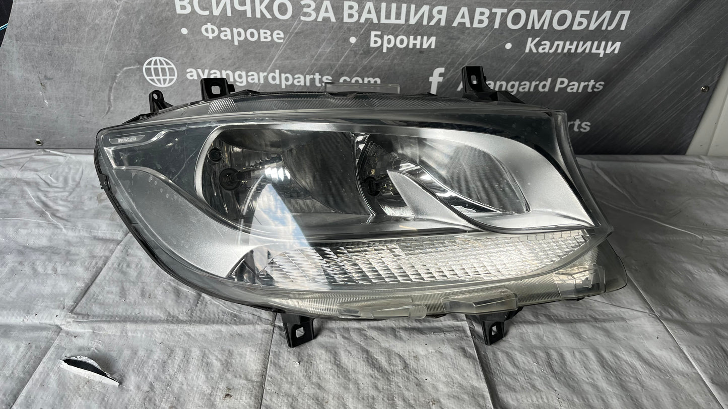 Десен фар Mercedes Sprinter 2018-
