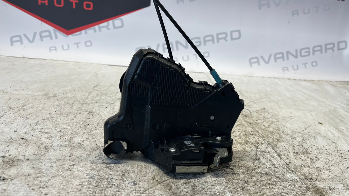 Toyota Auris брава предна дясна