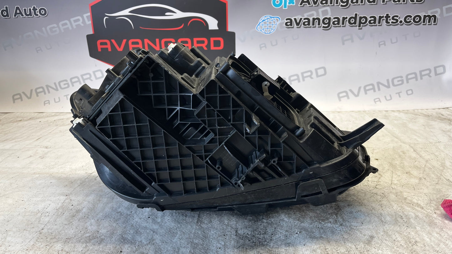 Ляв фар Mercedes B W247 2019-