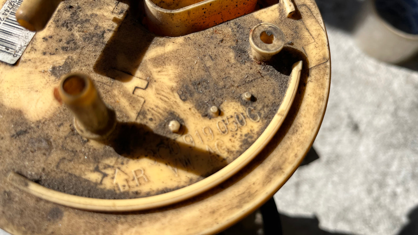 Volkswagen Passat 1.9TDi горивна помпа