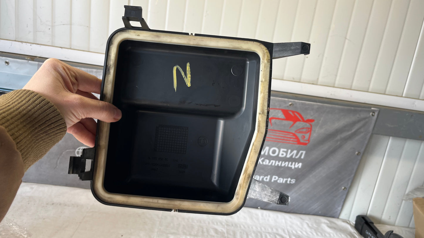 Toyota Proace 14- капак на бушониерна кутия