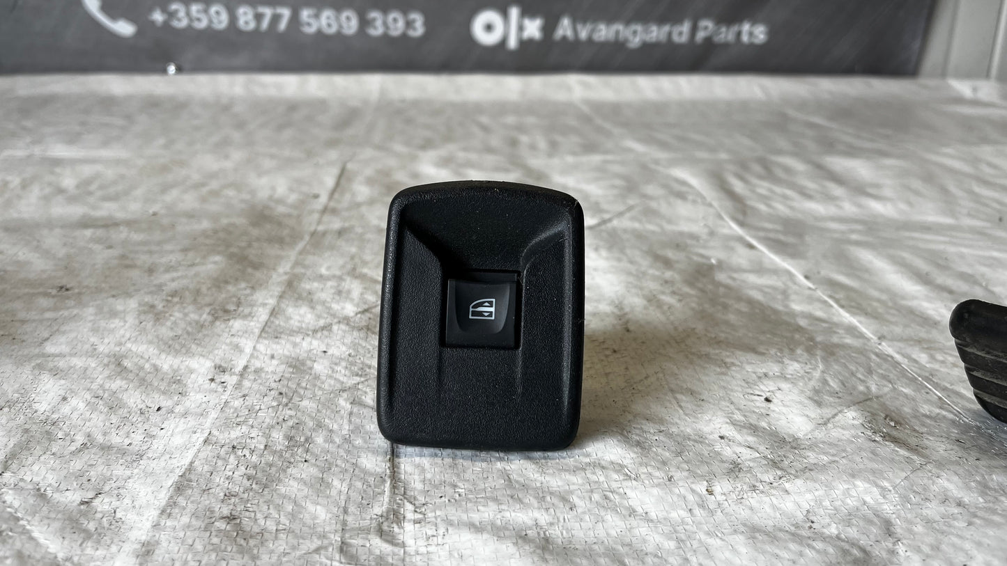 Renault Traffic 18- копче за стъкла на врата