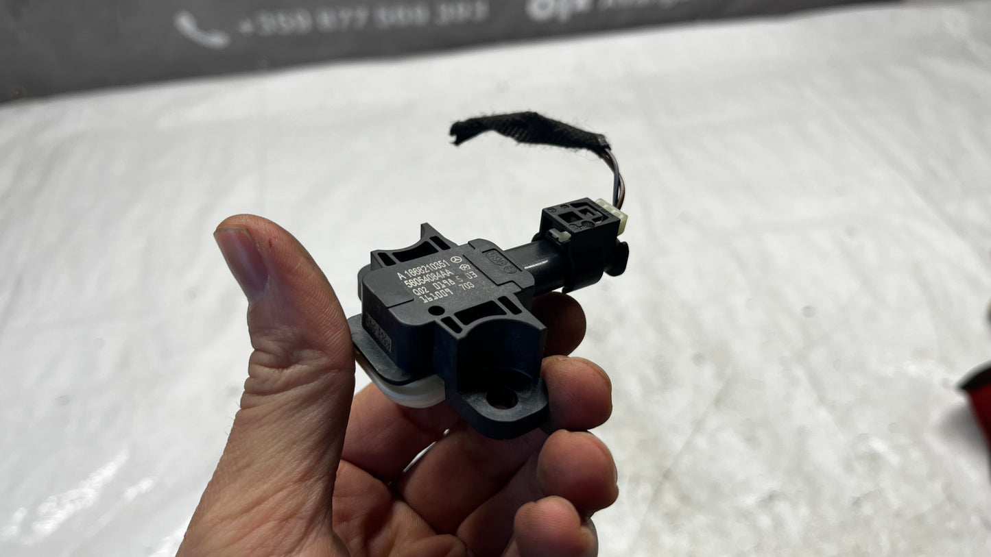 Mercedes W246 X166 сензор на еърбега