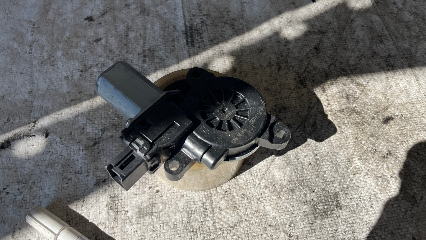 Mazda CX3 2.0 заден десен стъклоповдигач