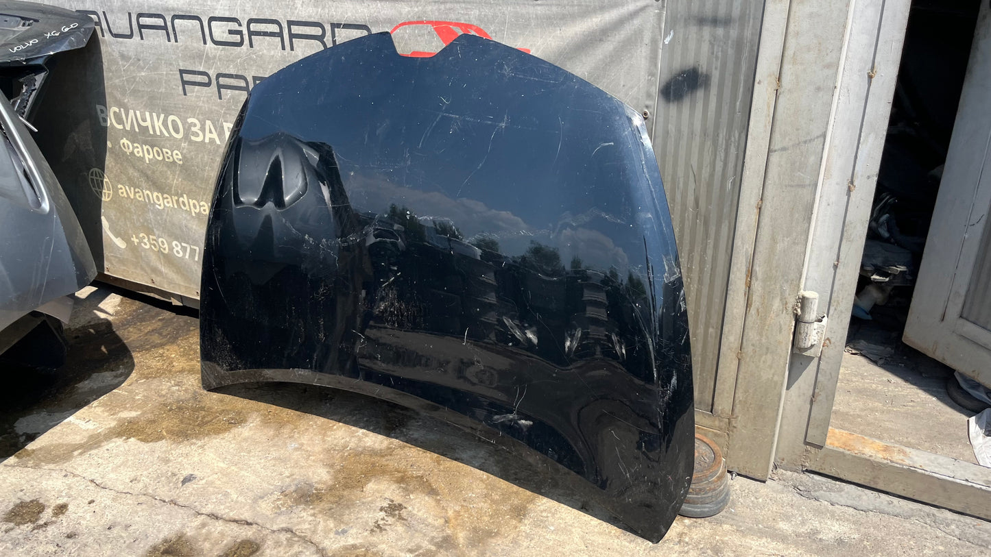 Преден капак Renault Clio 4 (2012-2019).