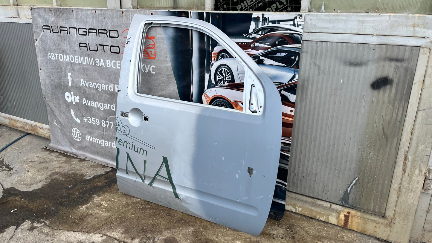 Nissan Pathfinder предна дясна врата