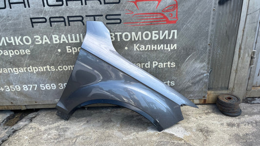 Преден десен калник Audi Q7 4L0