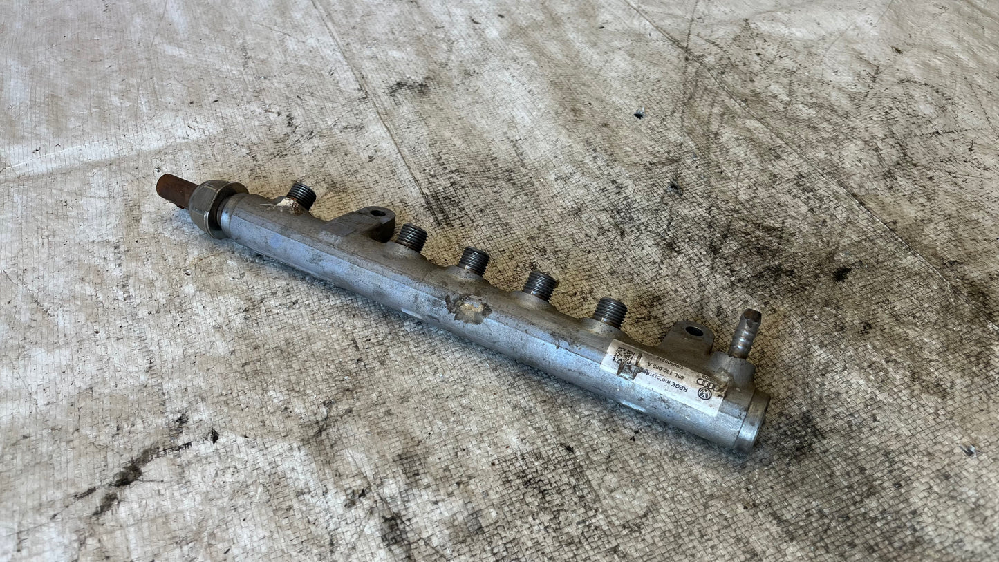 Audi A4 2.0 TDi горивна рейка