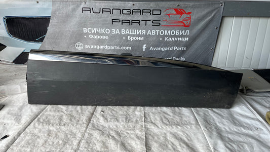 Декоративна лайстна на предна дясна врата Peugeot 3008 2017-2024