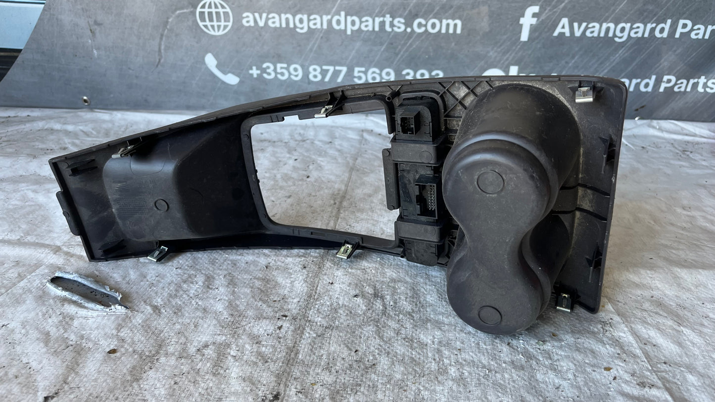 Средна конзола Seat Ibiza 4