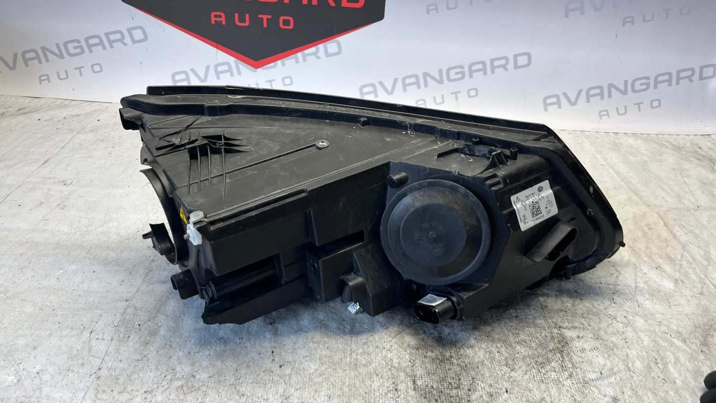 Volkswagen Tiguan ляв фар