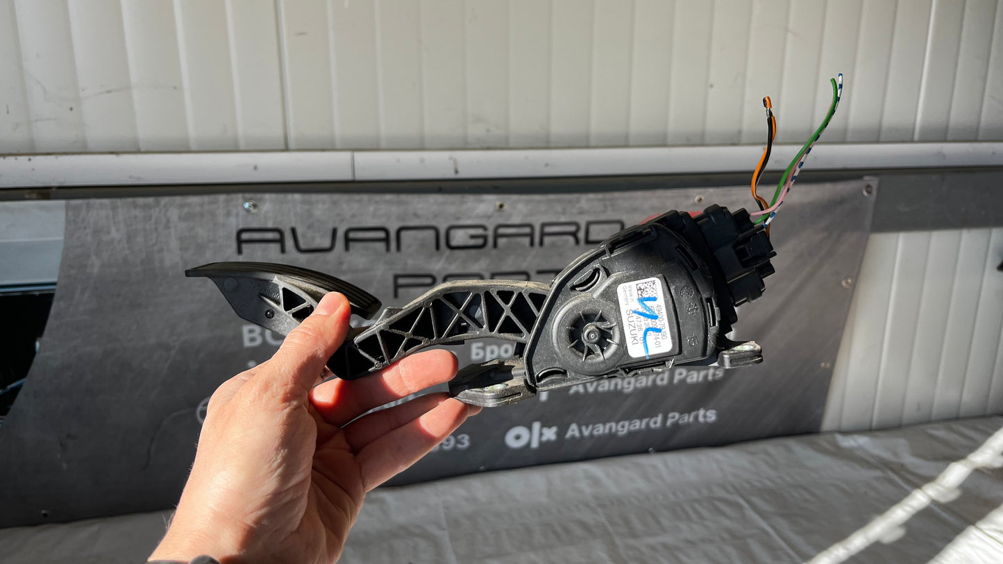 Suzuki SX4 педал за газ