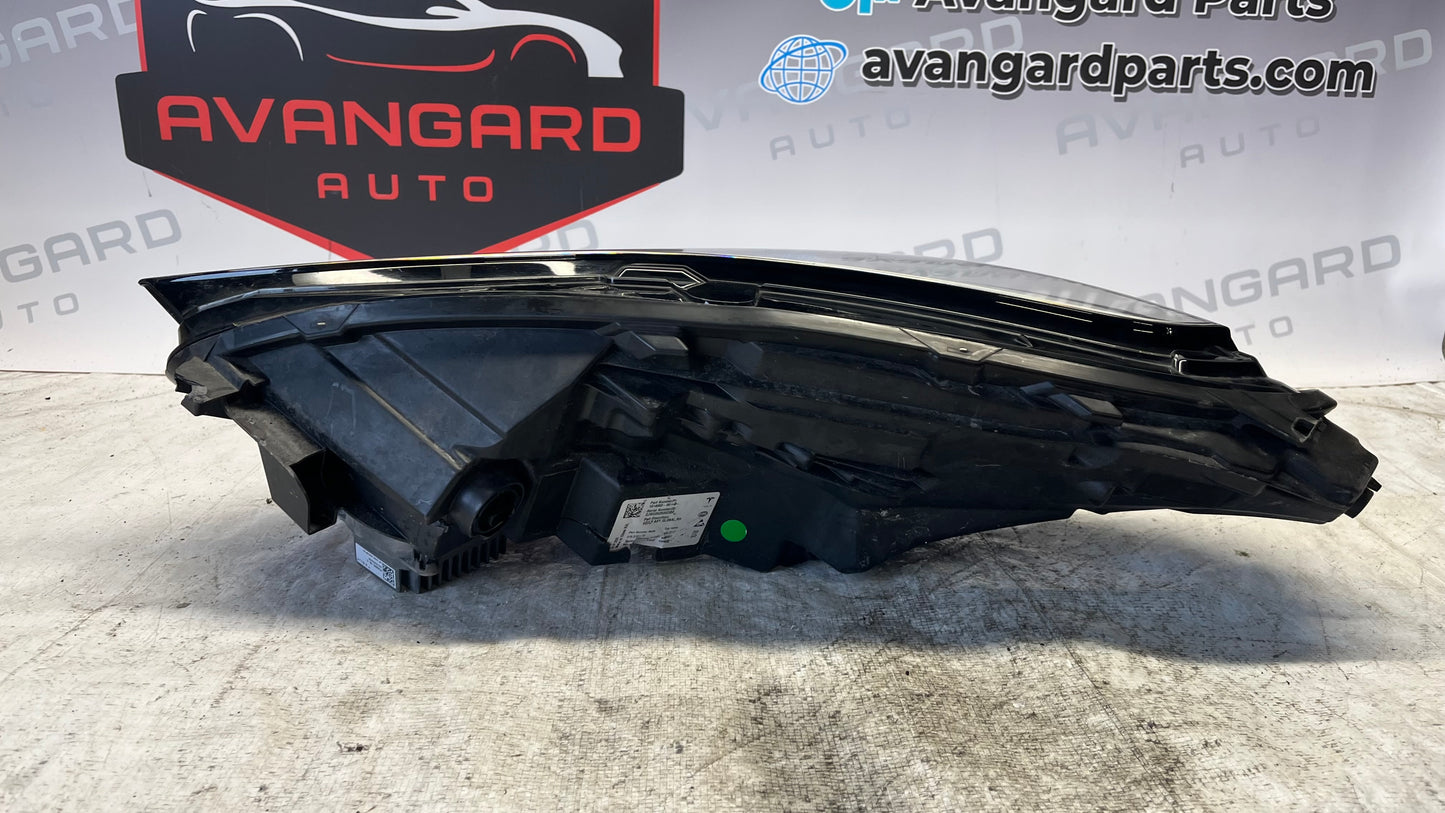 Tesla 3 19- десен фар