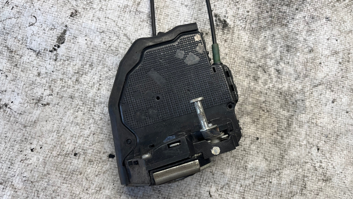 Toyota Avensis T25 брава задна дясна