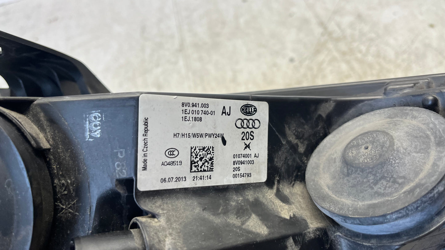 Audi A3 ляв фар