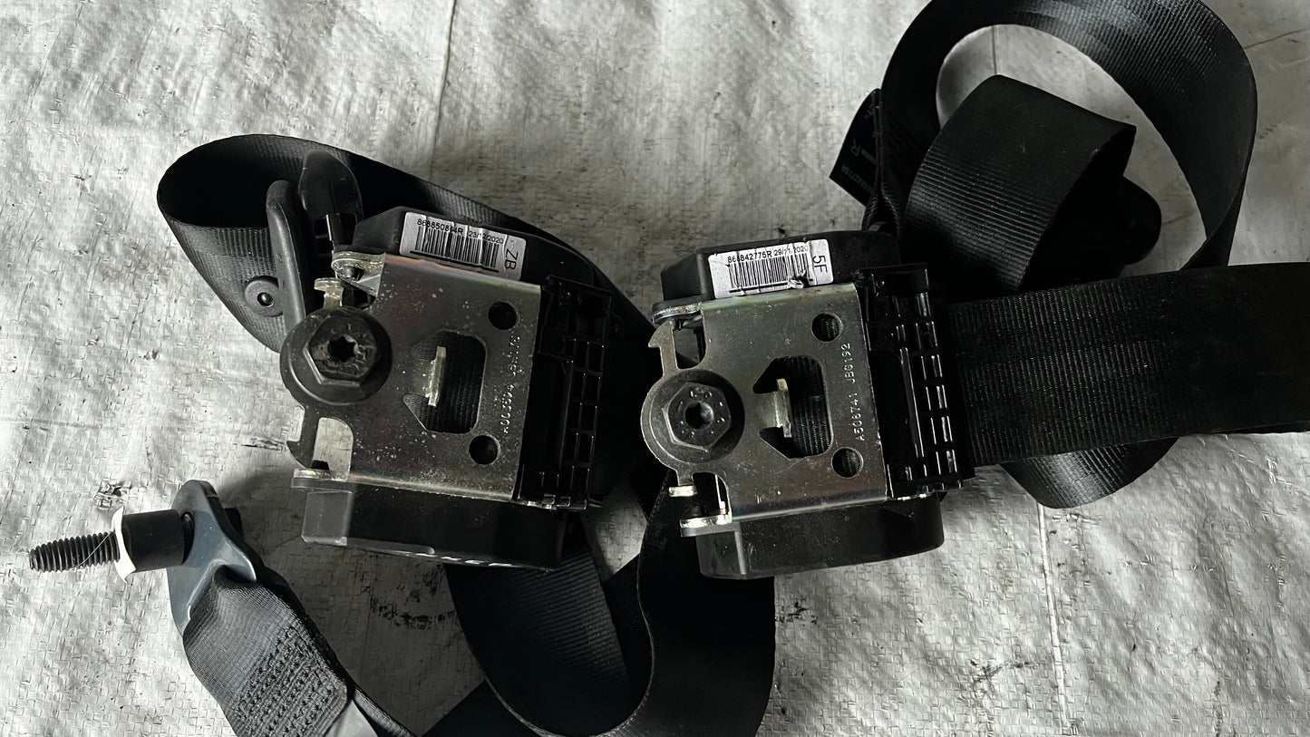 Dacia Dokker предни колани ляв и десен