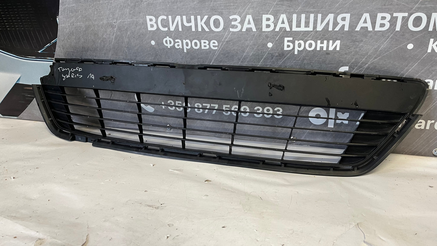 Решетка Toyota Yaris 2011-2014