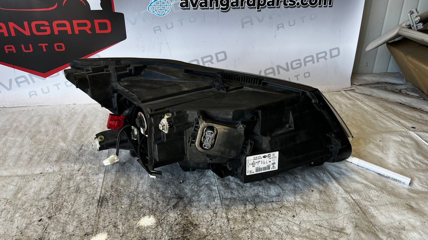 Skoda Superb ляв фар