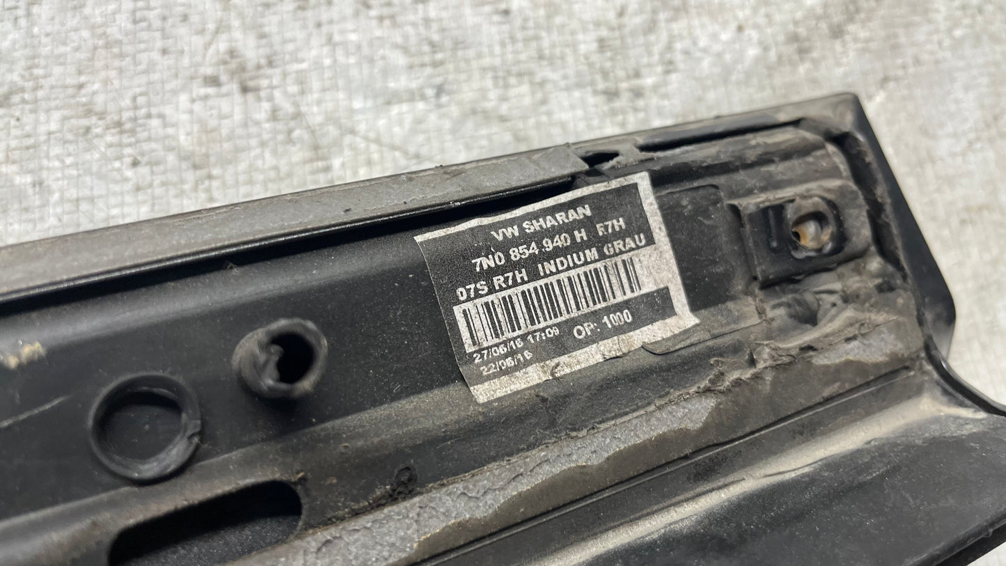 Volkswagen Sharan 11- декоративна лайстна предна дясна