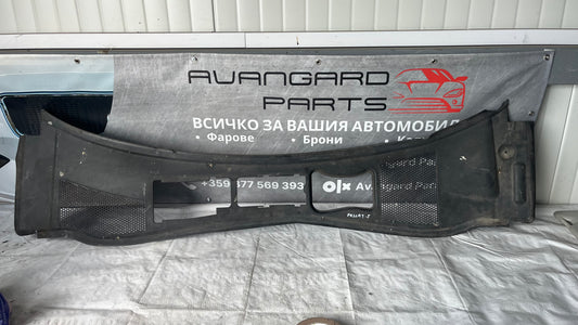 Решетка под чистачки Volkswagen Passat B5