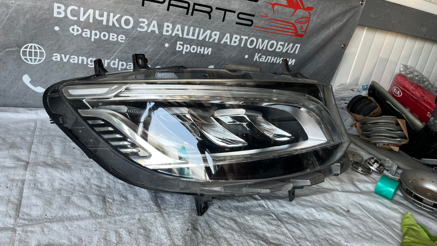 Десен фар Mercedes Sprinter W910