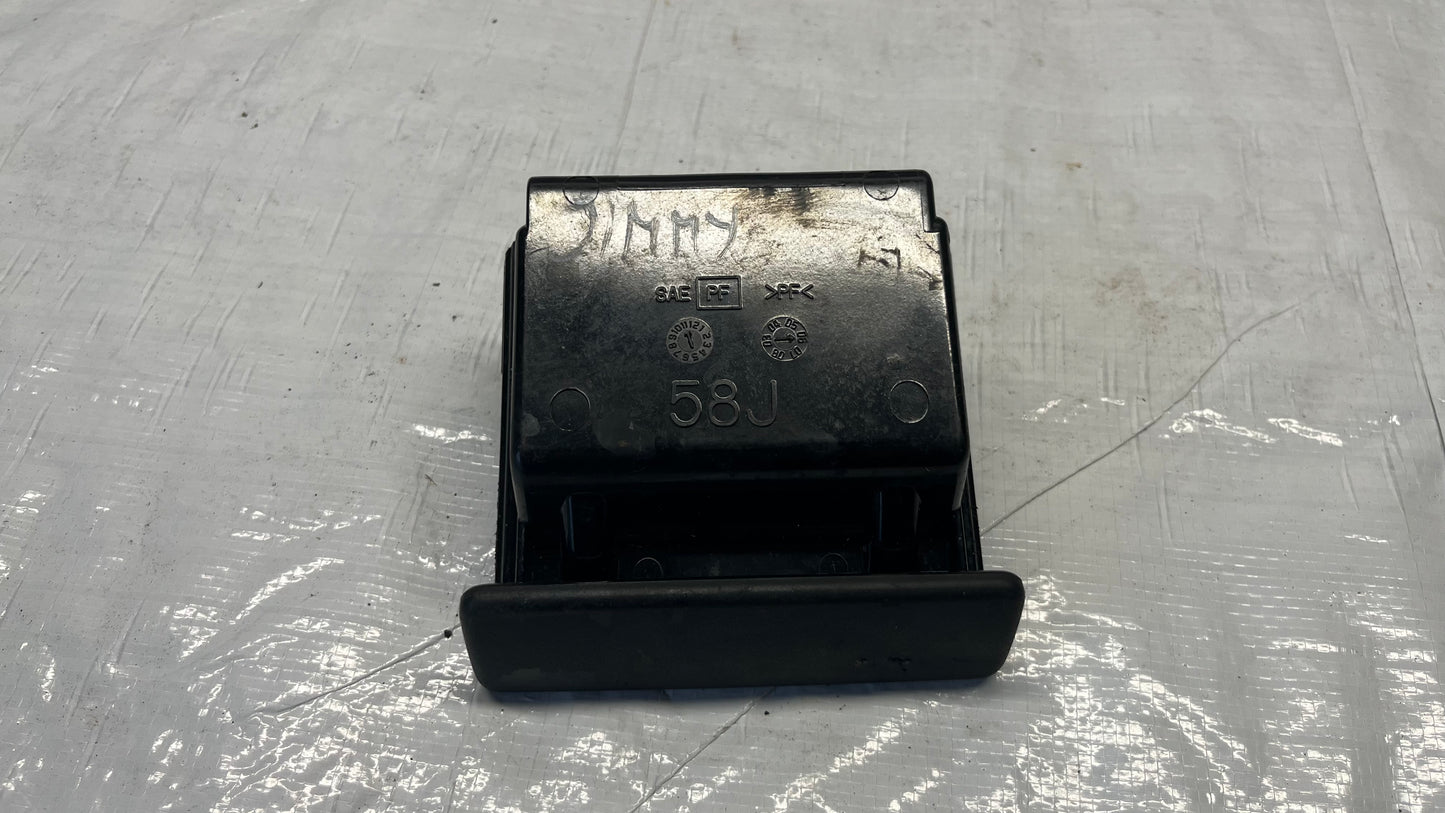 Suzuki Jimny пепелник