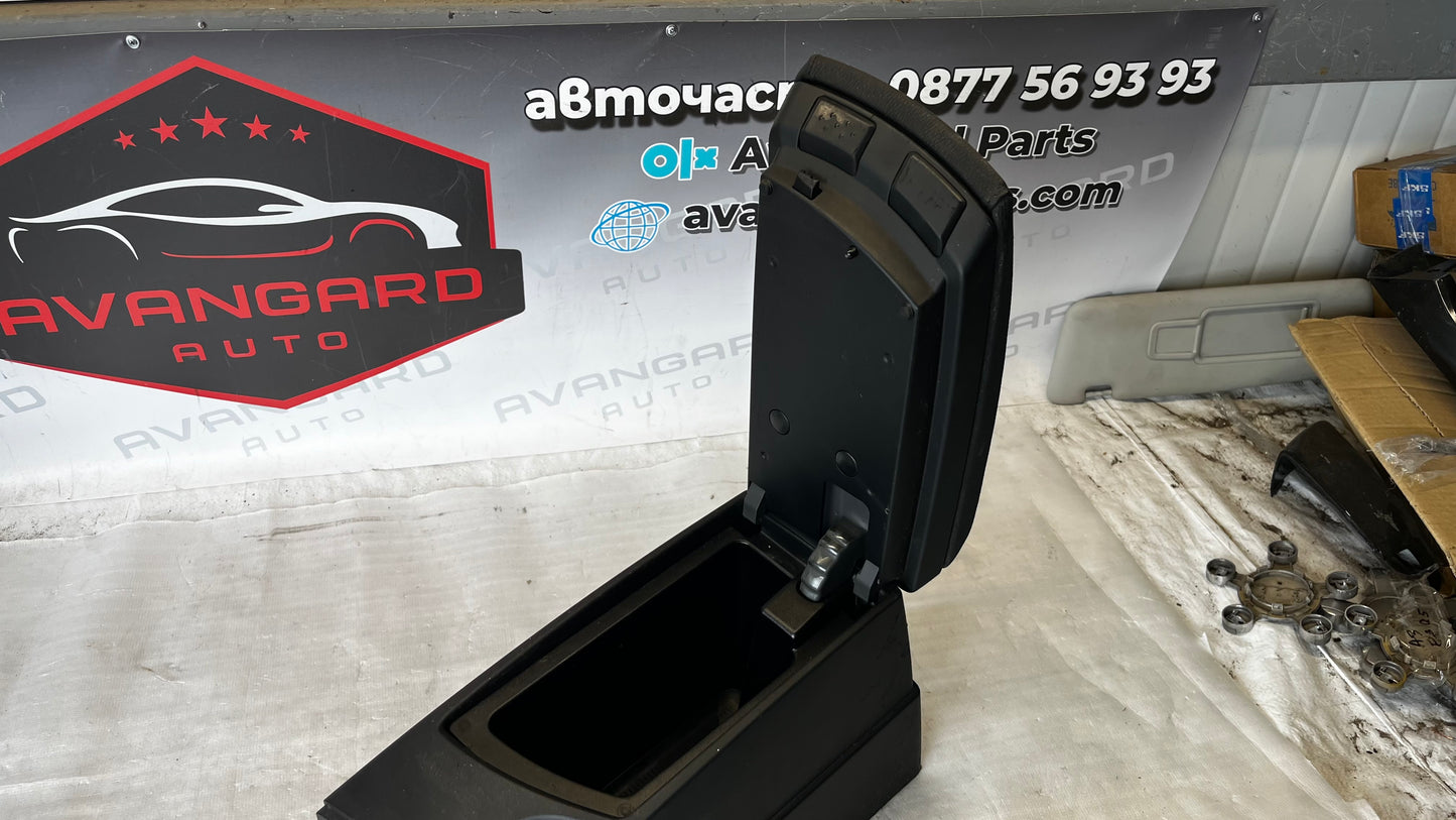 BMW X3 E83 подлакътник