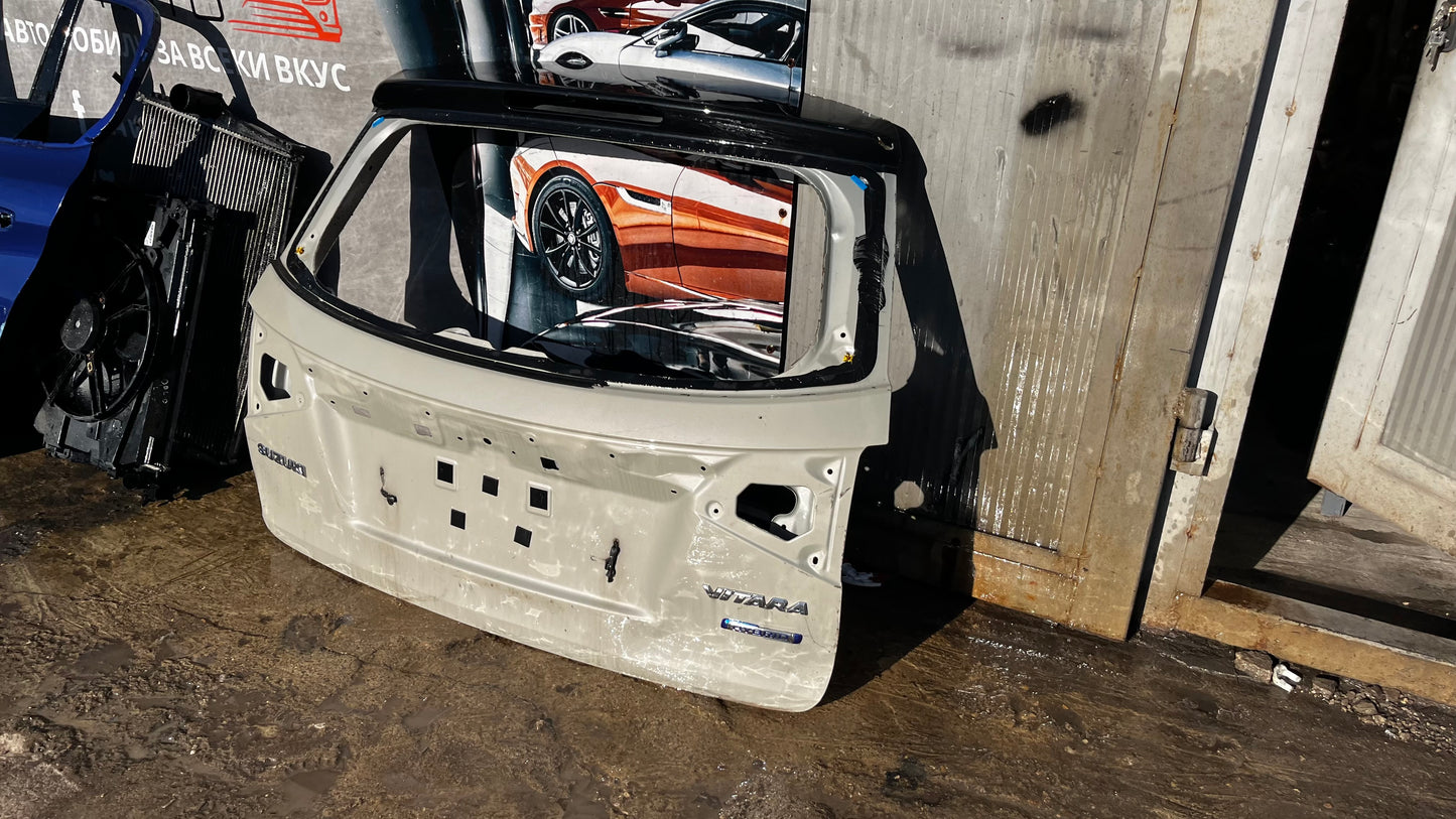 Suzuki Vitara 16- багажна врата