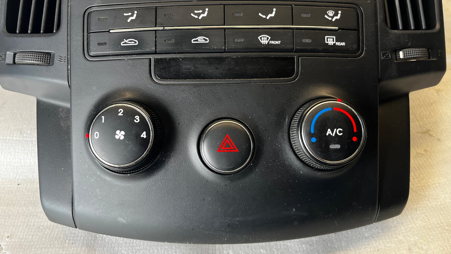 Hyundai i30 конзола с парно