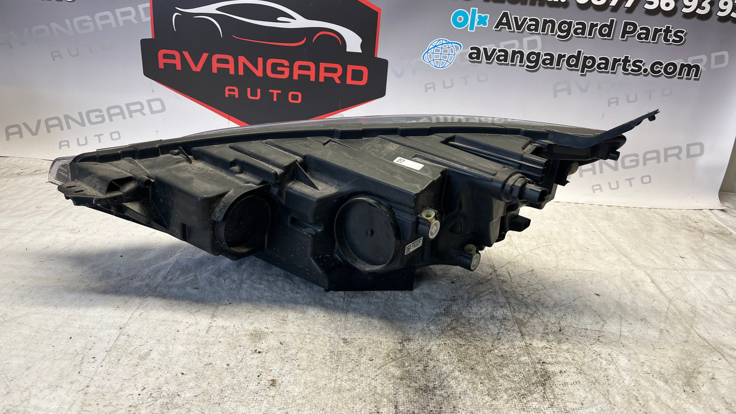 Ford Transit Custom десен фар