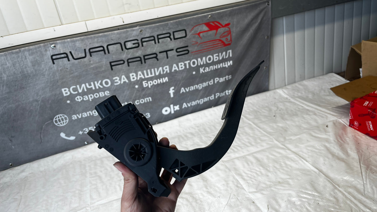 Audi Q5 педал газ