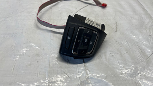 Seat Leon 2 бутони волан