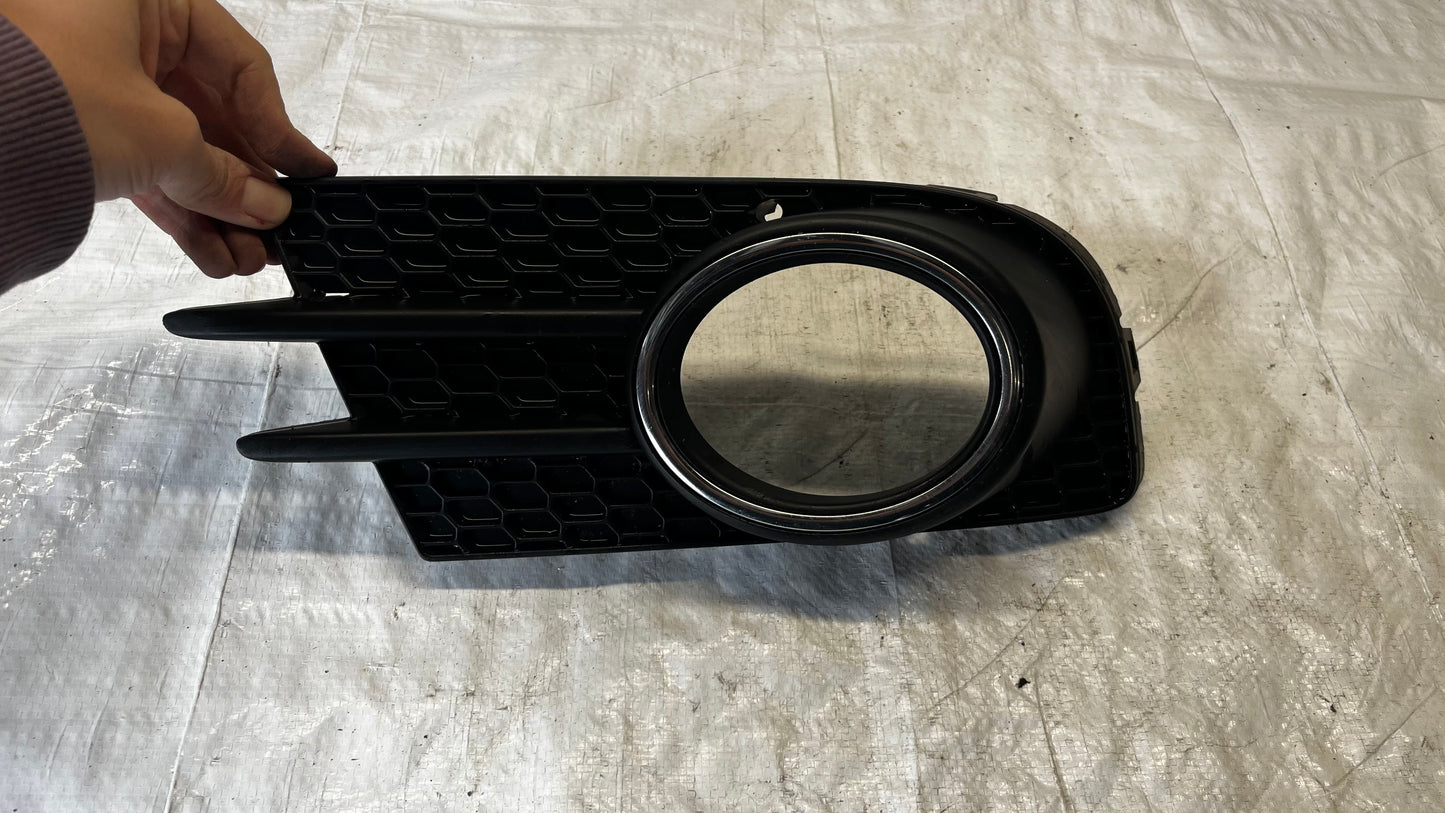 Volkswagen Tiguan 1 дясна решетка за халоген