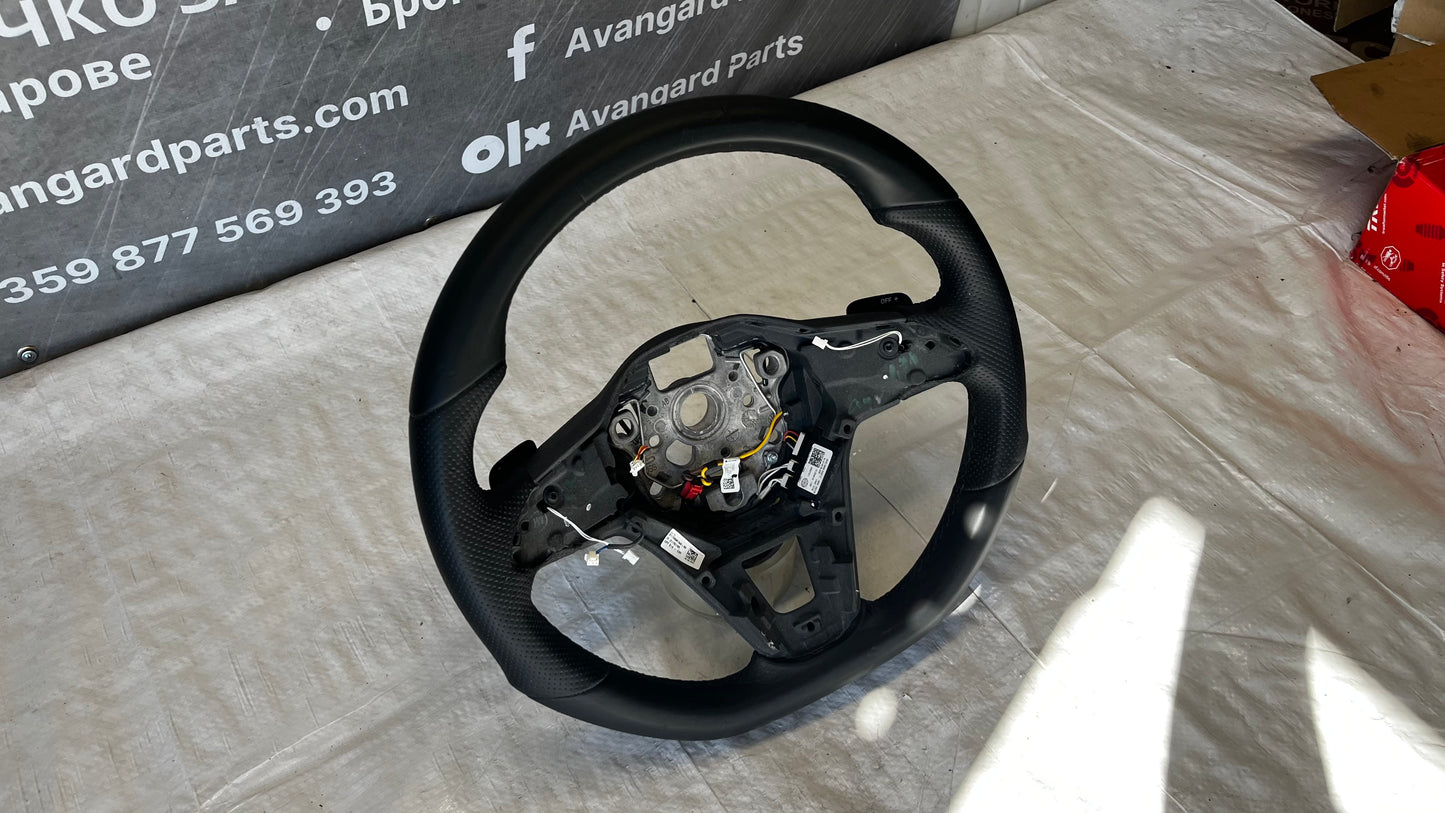 Volkswagen Golf 8 волан с пера
