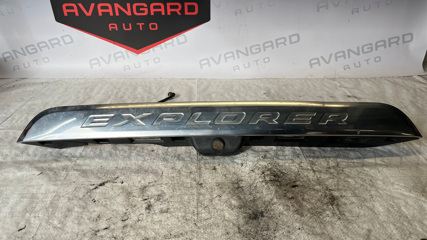 Ford Explorer 20- задна лайстна