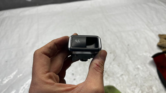 Mercedes GLA 250 копче за отваряне на багажника