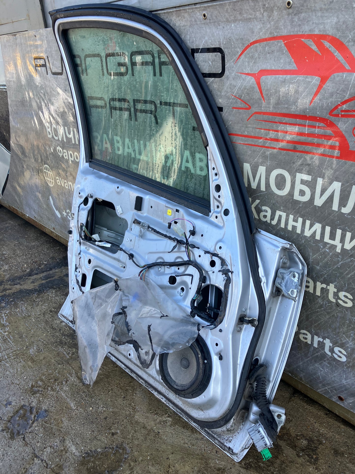 Предна лява врата за Suzuki sx4 2007г.