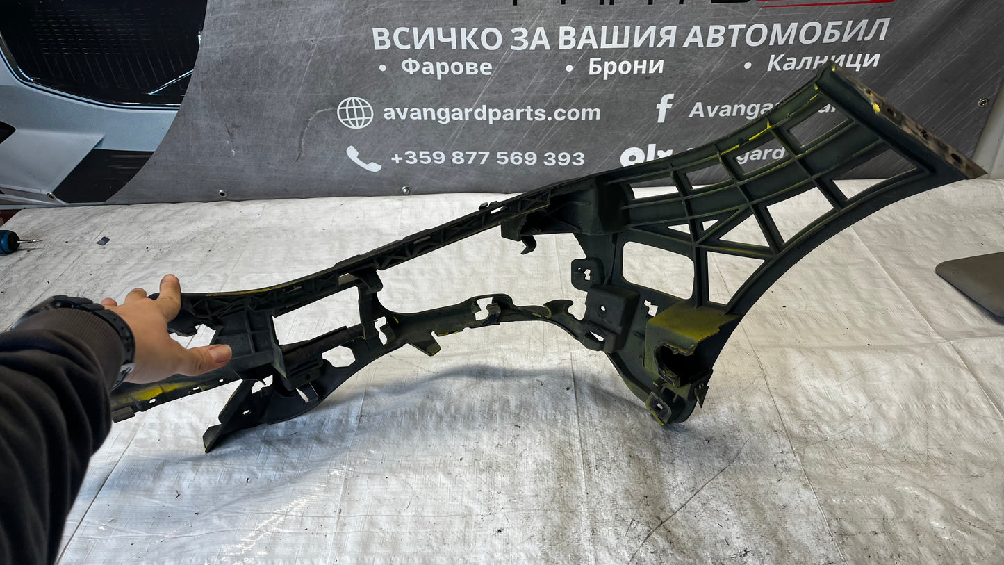 Mercedes E W212 дясна основа за предна броня