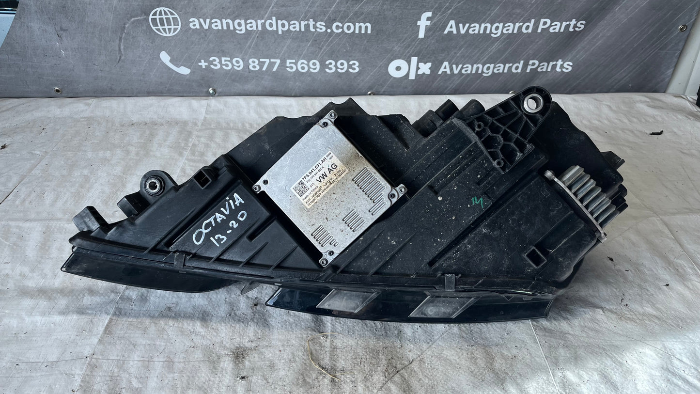 Skoda Octavia 3 18- ляв фар