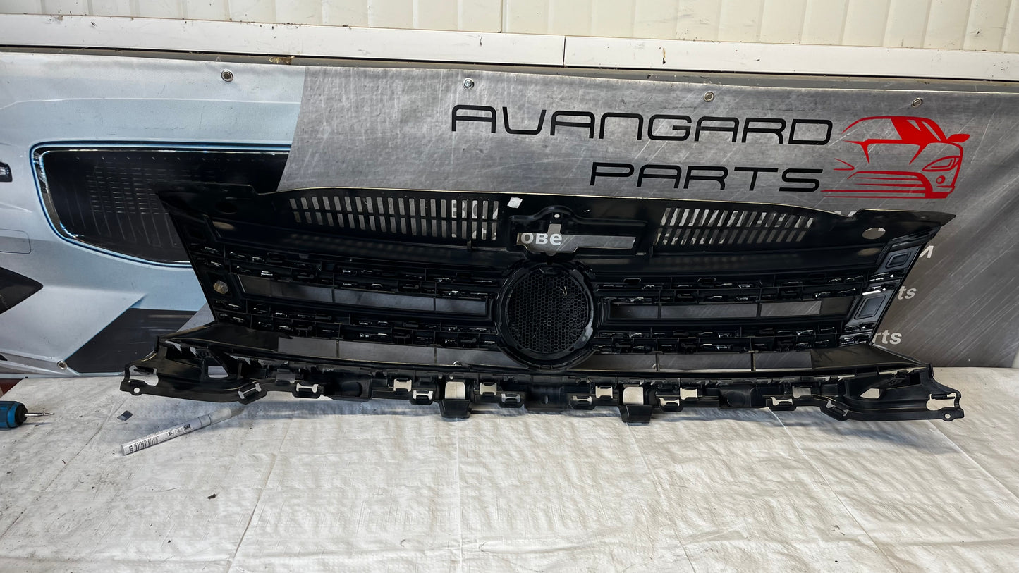 Volkswagen Tiguan 2012- предна решетка