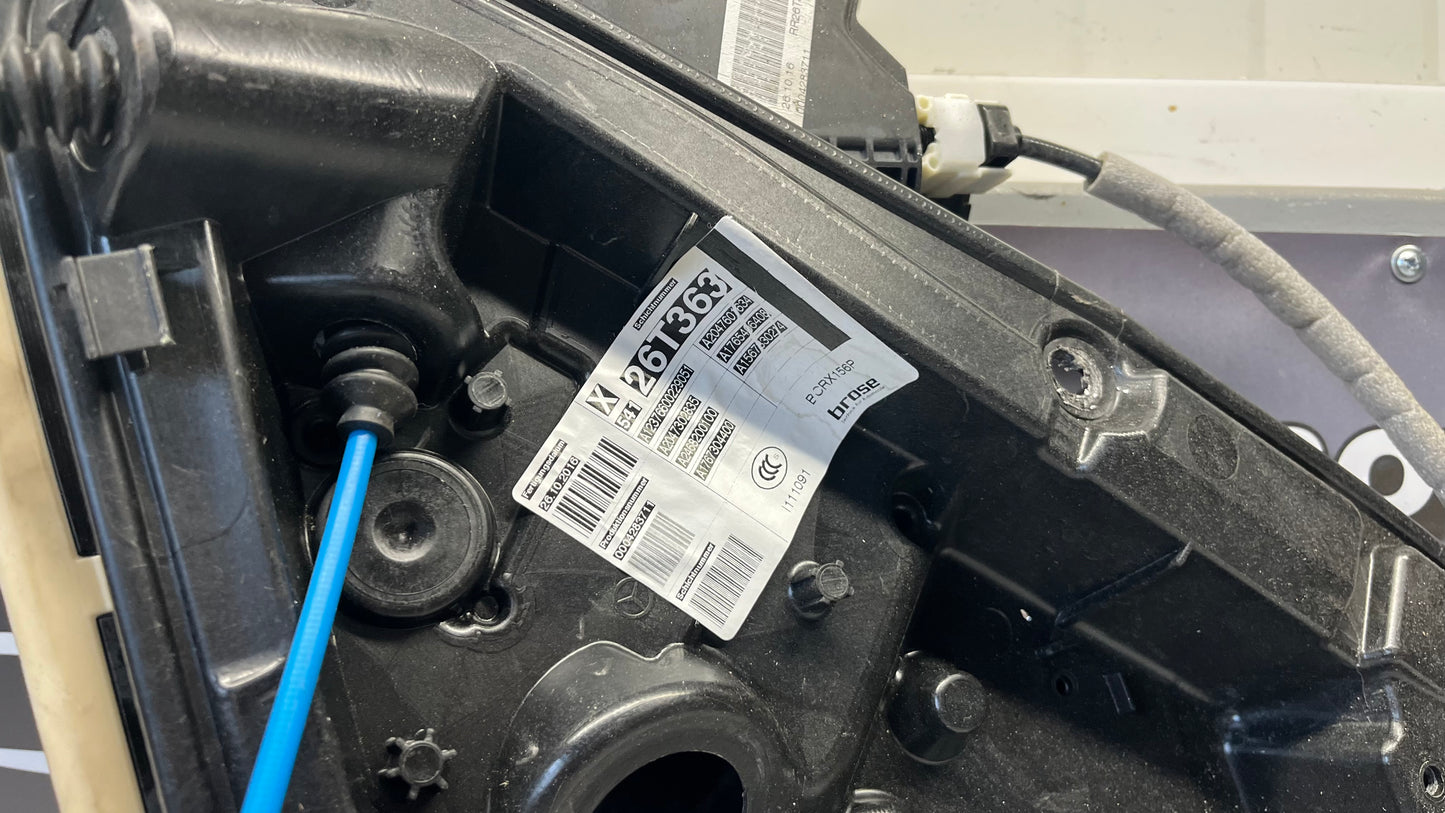 Mercedes C W204 кора за задна врата