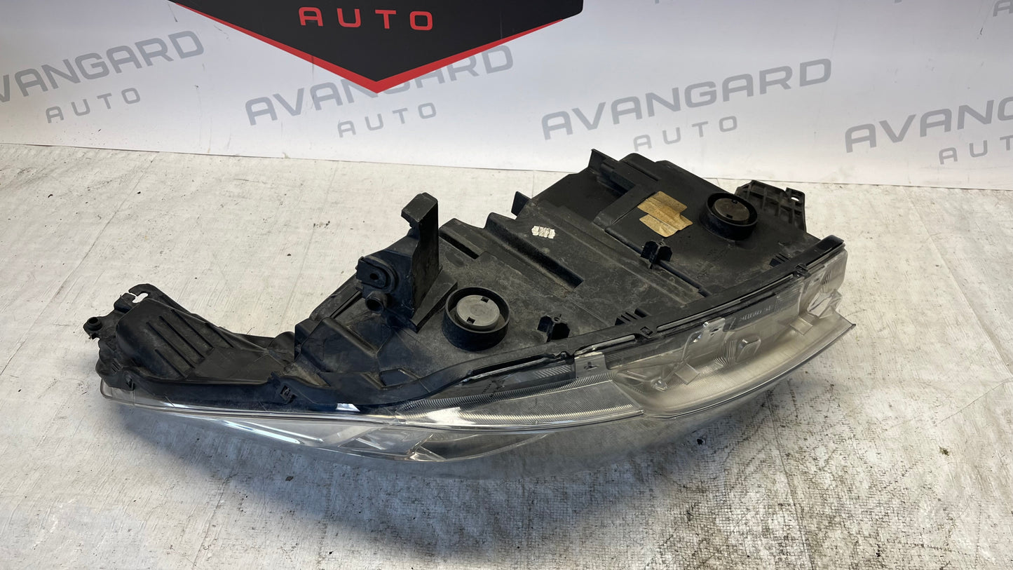 Ford Kuga 13- ляв фар