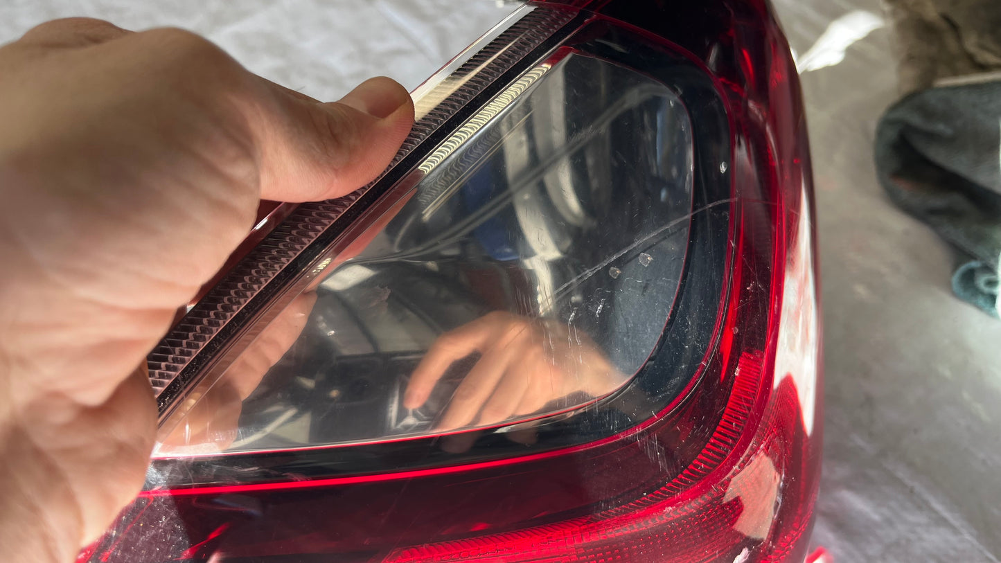 Peugeot 108 ляв стоп